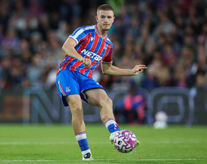 Tiền vệ Wharton của Crystal Palace trong trận đấu, mục tiêu của Real Madrid.